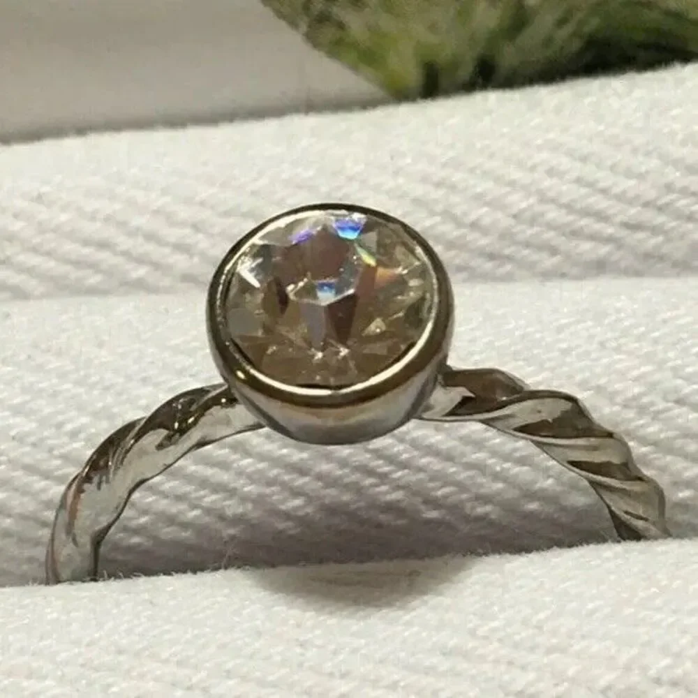 N/A twisted band